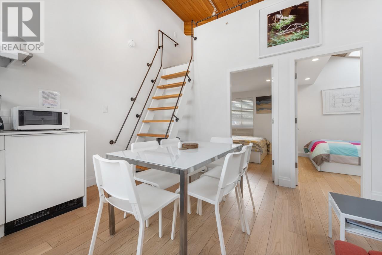 836 838 E 11th Avenue, Vancouver, British Columbia  V5T 2E6 - Photo 8 - R2868874