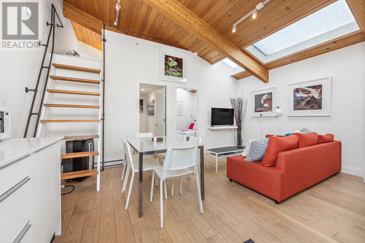 836 838 E 11th Avenue, Vancouver, British Columbia  V5T 2E6 - Photo 9 - R2868874