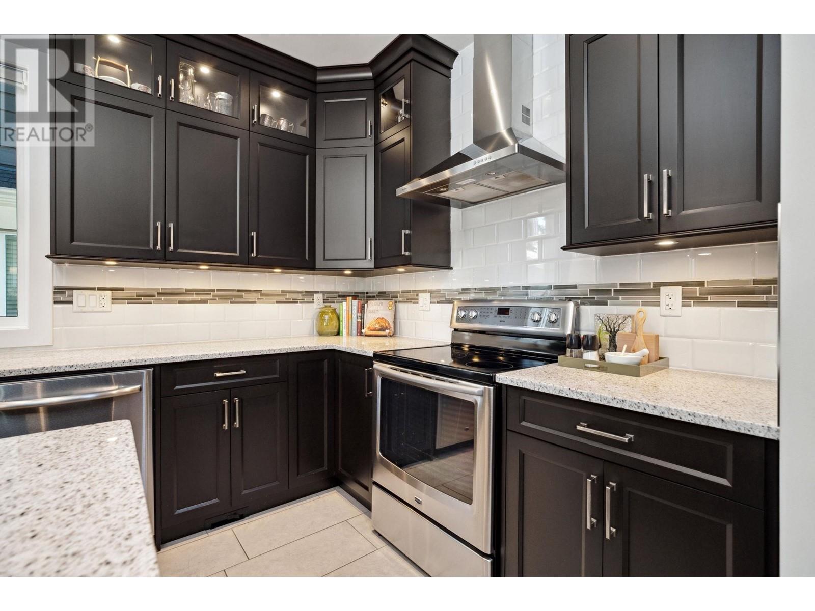 708 Regan Avenue, Coquitlam, British Columbia  V3J 3A6 - Photo 12 - R2868887