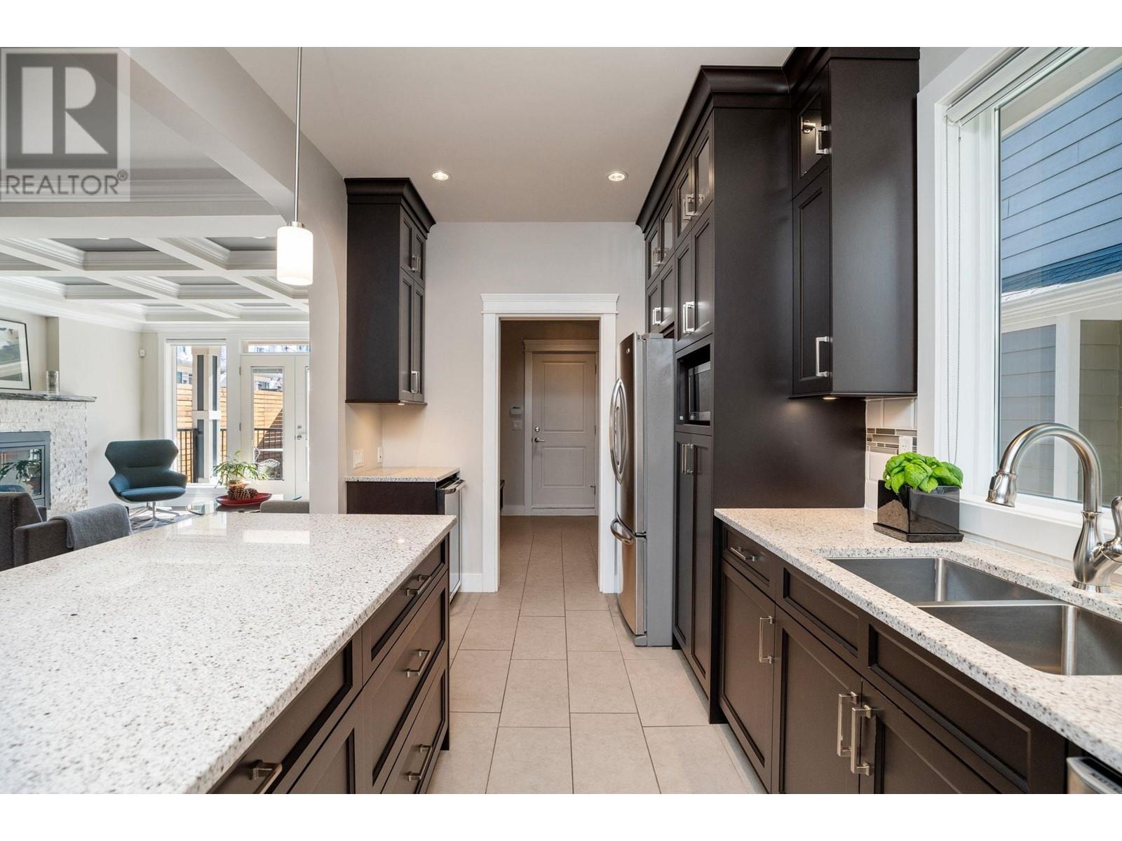 708 Regan Avenue, Coquitlam, British Columbia  V3J 3A6 - Photo 15 - R2868887