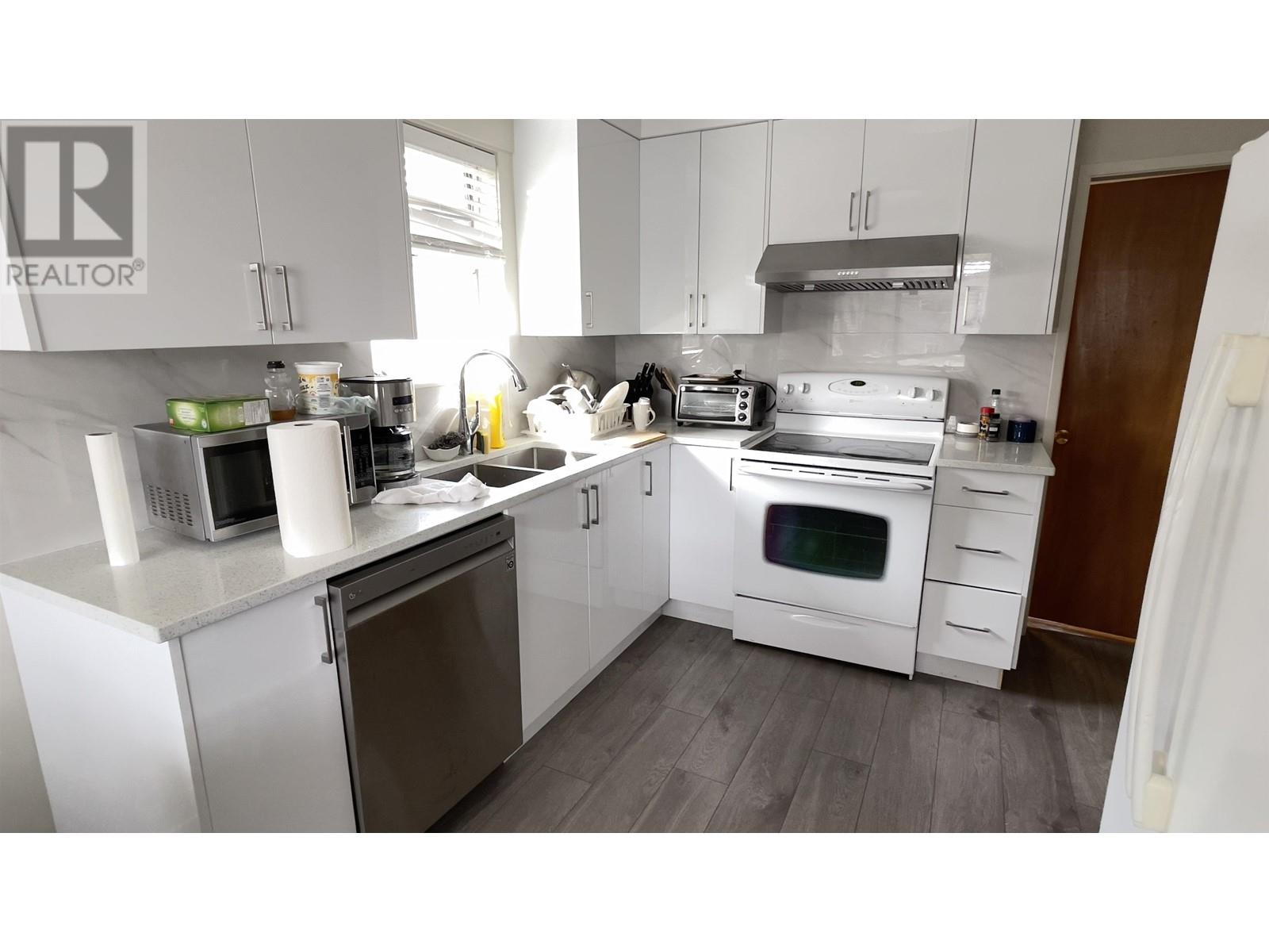 2618 Waverley Avenue, Vancouver, British Columbia  V5S 1E7 - Photo 6 - R2868897