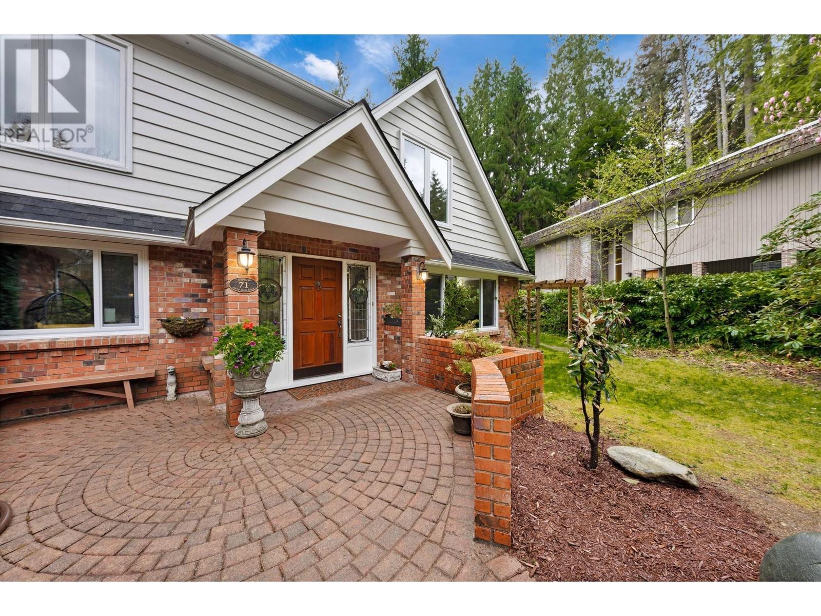 71 Deep Dene Road, West Vancouver, British Columbia  V7S 1A1 - Photo 2 - R2868909