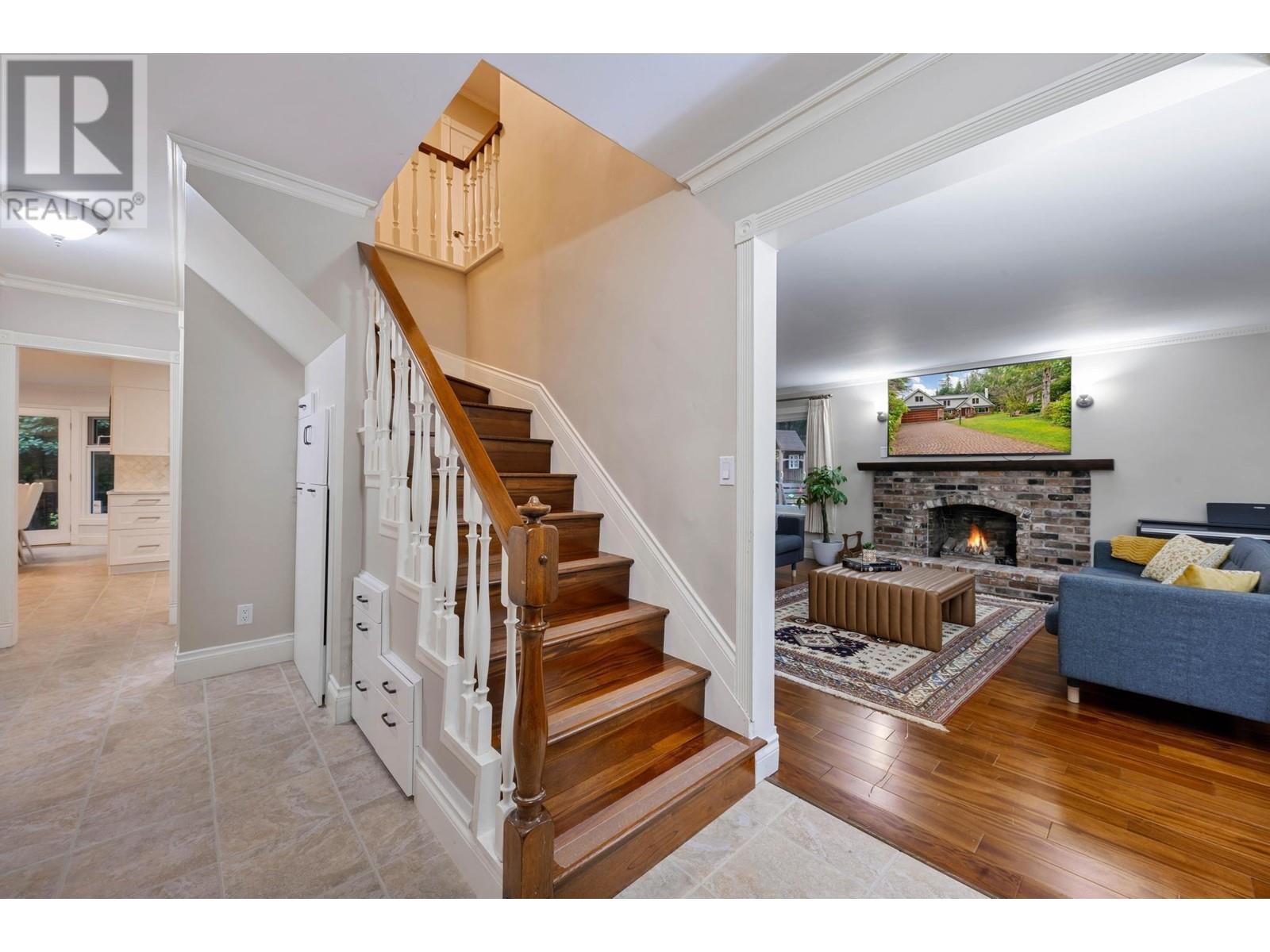 71 Deep Dene Road, West Vancouver, British Columbia  V7S 1A1 - Photo 5 - R2868909