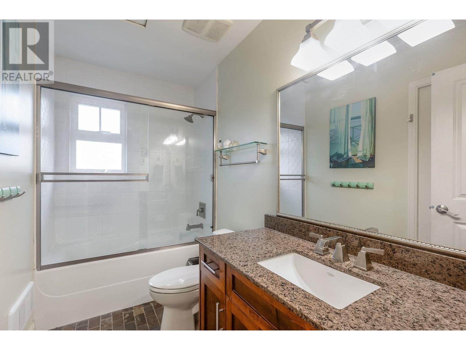 4135 John Street, Vancouver, British Columbia  V5V 3W8 - Photo 8 - R2867678