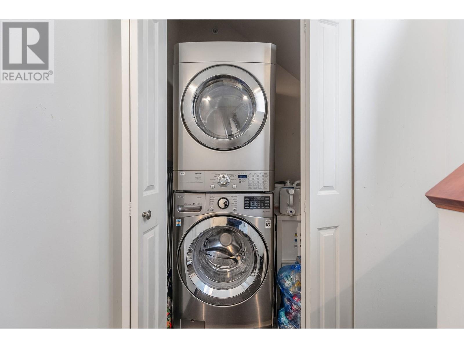 4135 John Street, Vancouver, British Columbia  V5V 3W8 - Photo 19 - R2867678