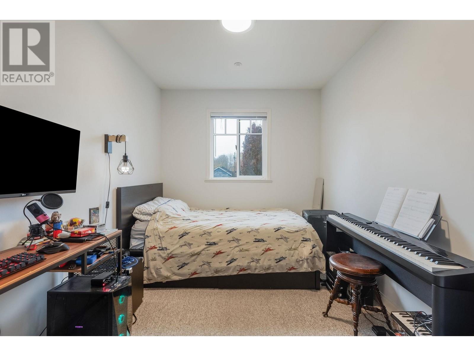 4135 John Street, Vancouver, British Columbia  V5V 3W8 - Photo 10 - R2867678