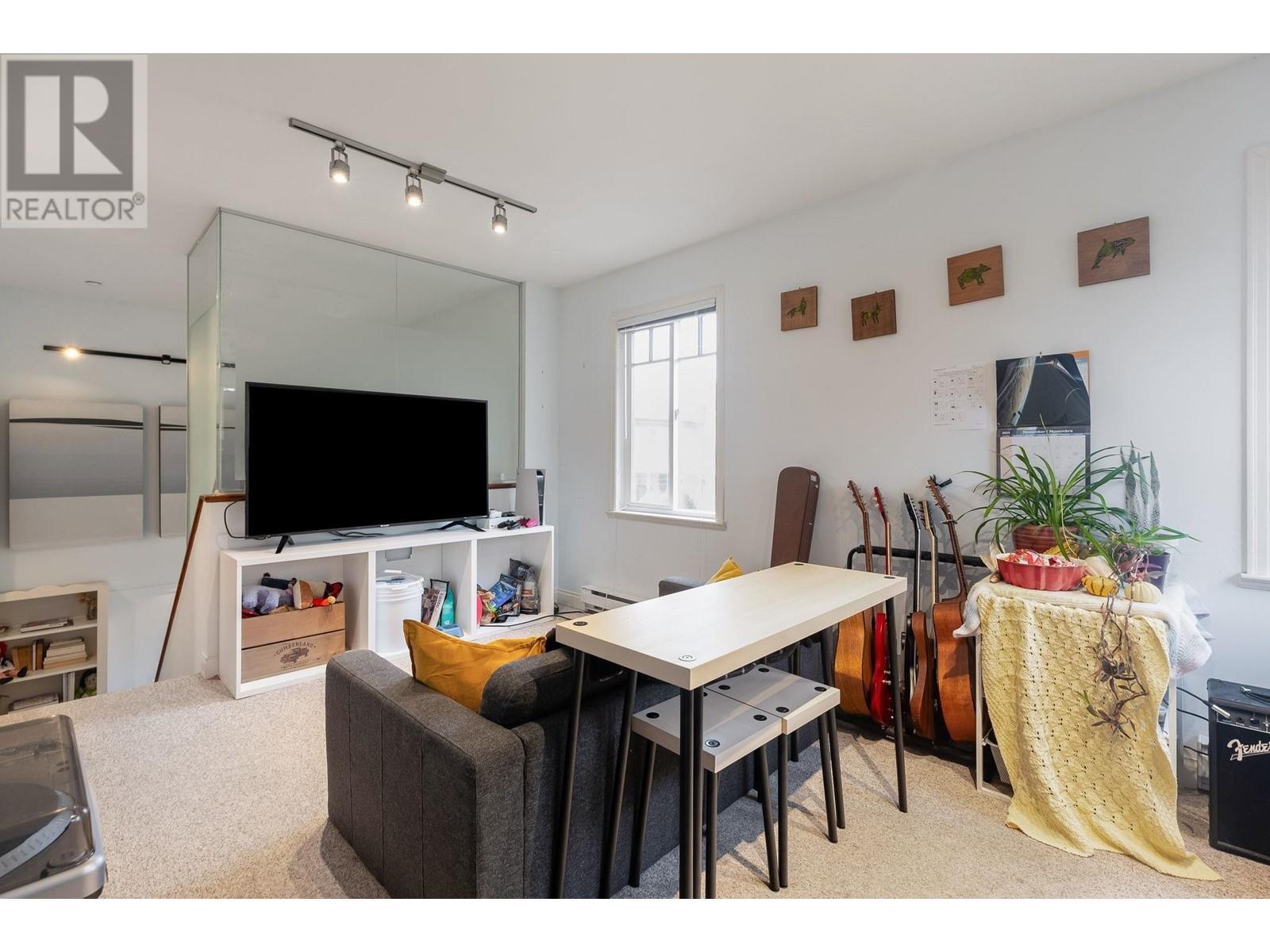 4135 John Street, Vancouver, British Columbia  V5V 3W8 - Photo 16 - R2867678