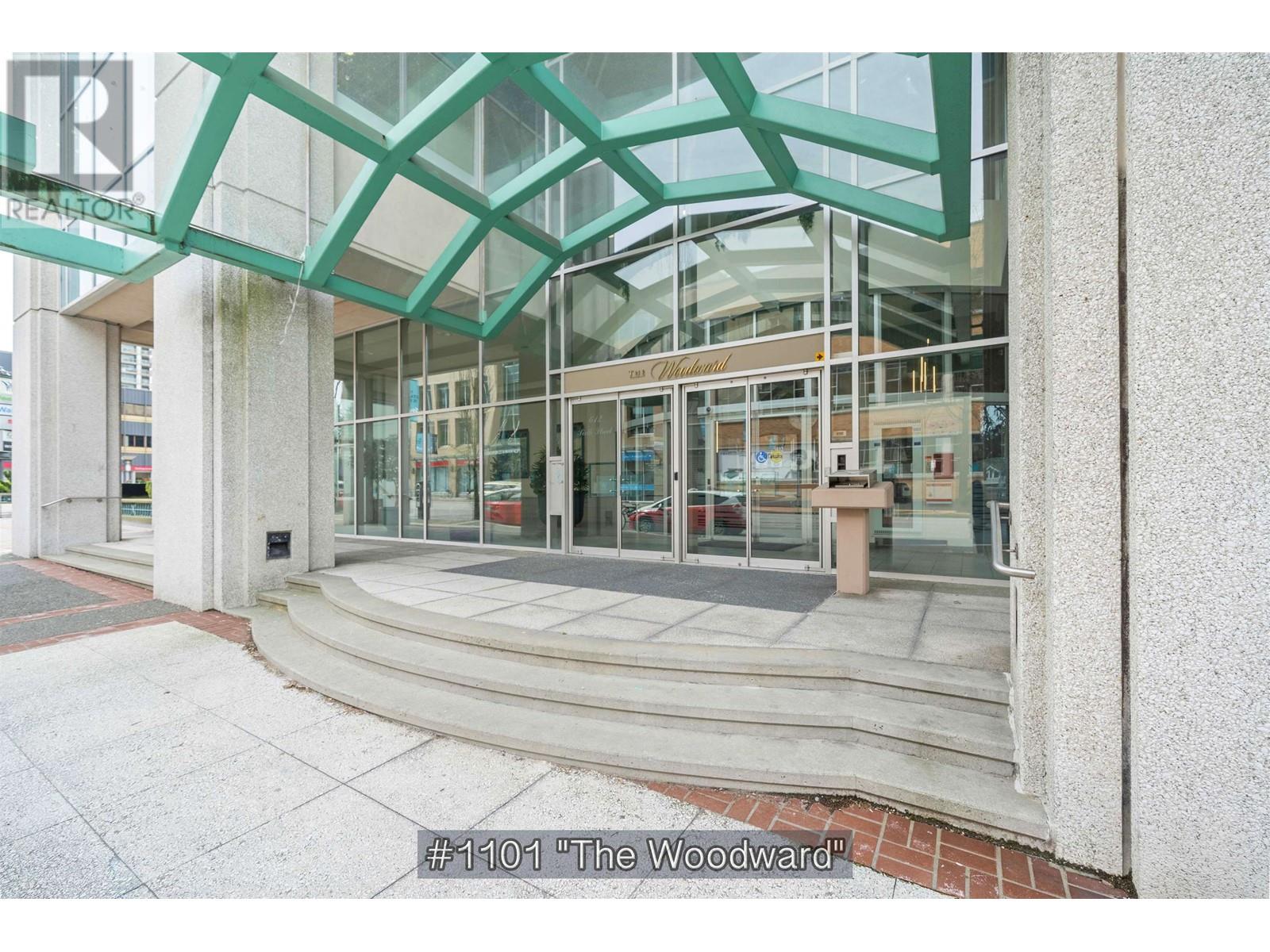 1101 612 Sixth Street, New Westminster, British Columbia  V3L 5V2 - Photo 2 - R2868883