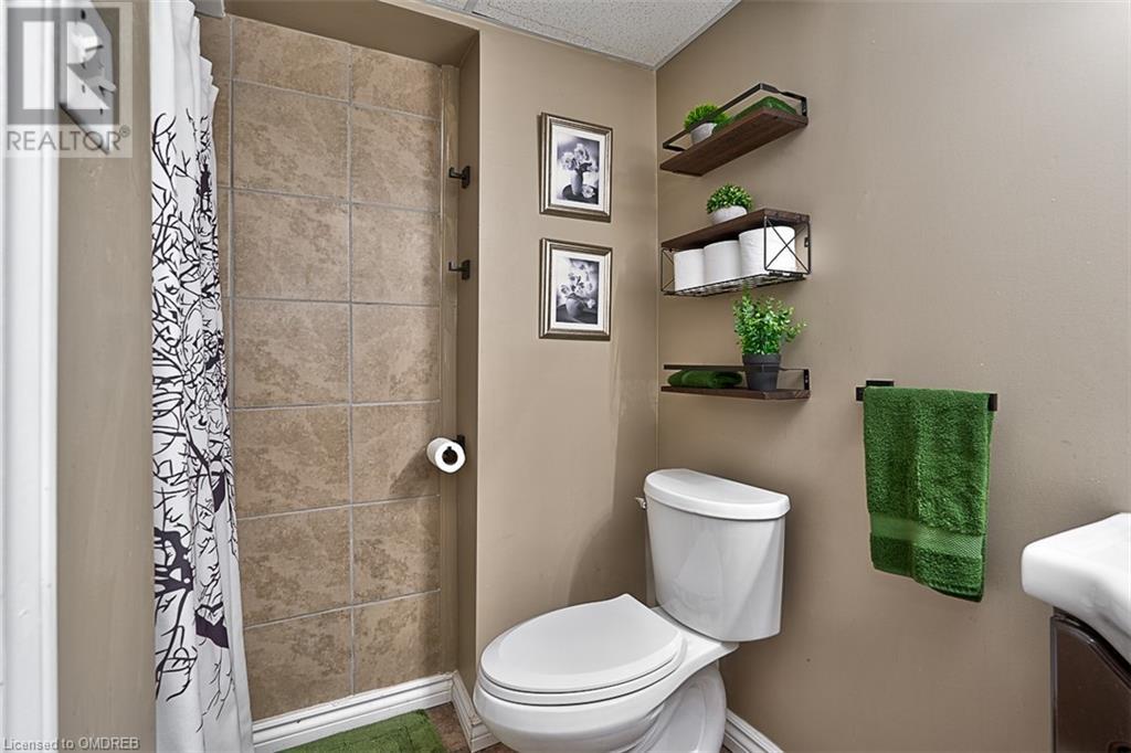 14 Chianti Crescent, Stoney Creek, Ontario  L8E 5W1 - Photo 33 - 40568400