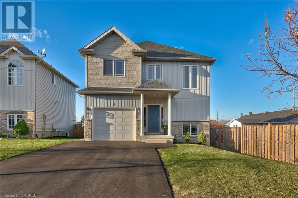 5 Corbin Street, St. Catharines, Ontario  L2P 0C2 - Photo 4 - 40568764