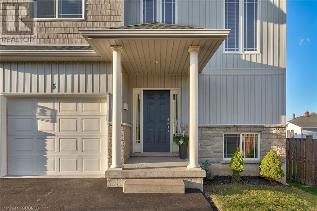 5 Corbin Street, St. Catharines, Ontario  L2P 0C2 - Photo 7 - 40568764