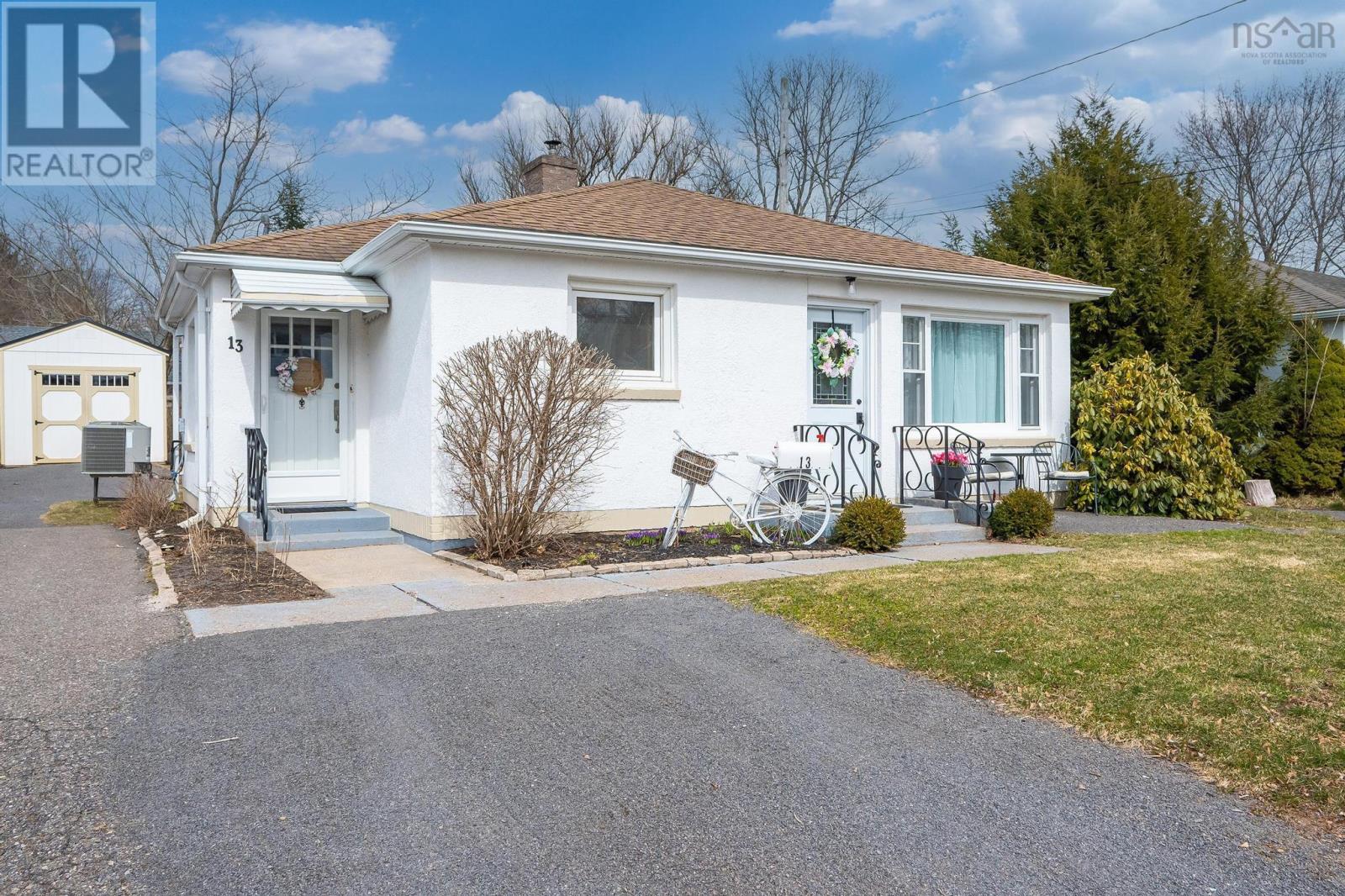 13 Prince Street, Kentville, Nova Scotia  B4N 1B7 - Photo 1 - 202406674
