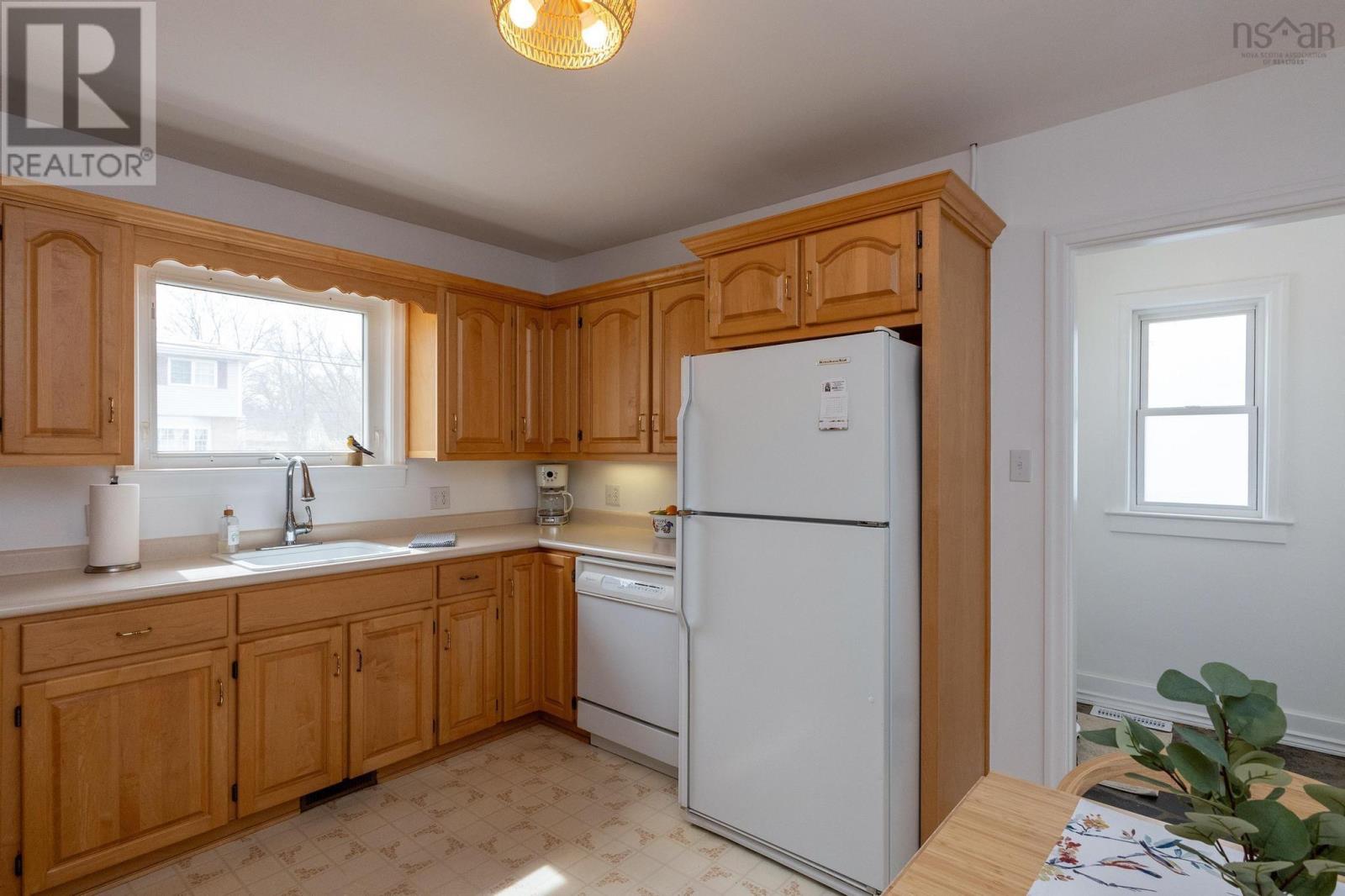 13 Prince Street, Kentville, Nova Scotia  B4N 1B7 - Photo 3 - 202406674