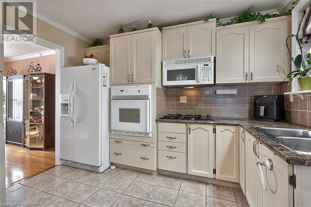 52 Glebe Crescent, Brampton, Ontario  L6S 1G1 - Photo 10 - 40568681