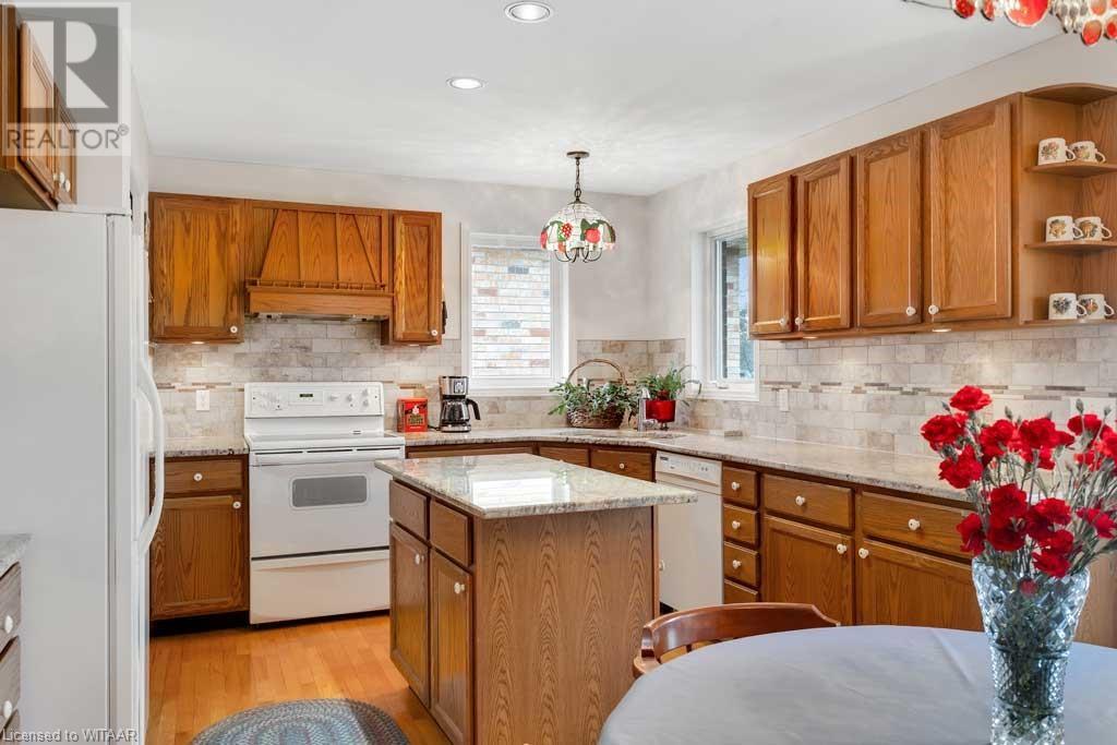 21 Woodside Drive, Tillsonburg, Ontario  N4G 5P9 - Photo 8 - 40569174