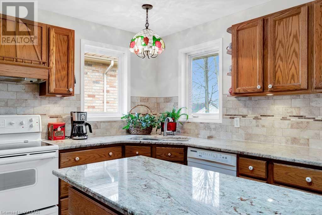 21 Woodside Drive, Tillsonburg, Ontario  N4G 5P9 - Photo 9 - 40569174