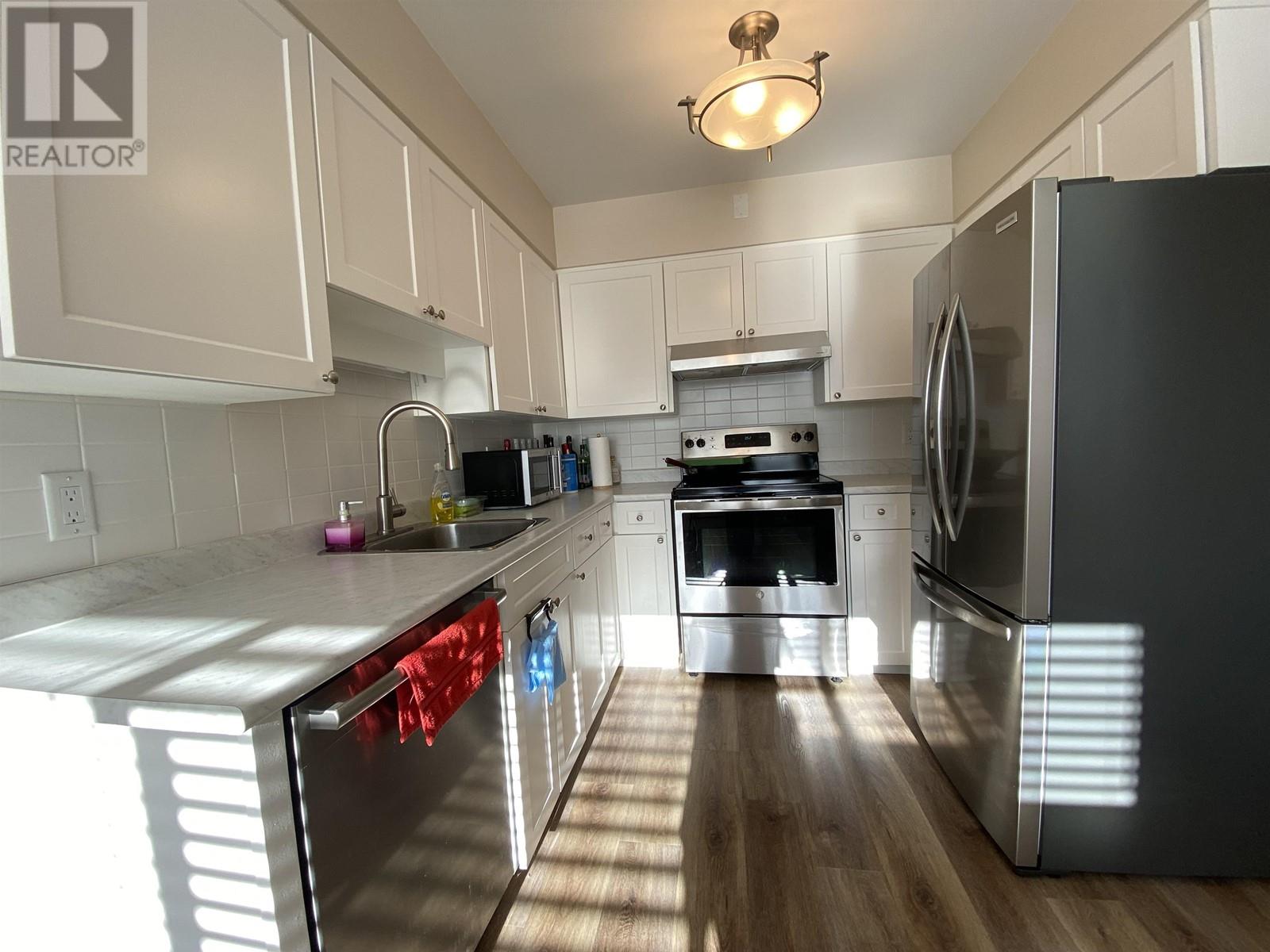Main House 564 W 64 Avenue, Vancouver, British Columbia  V6P 2K9 - Photo 10 - R2868955