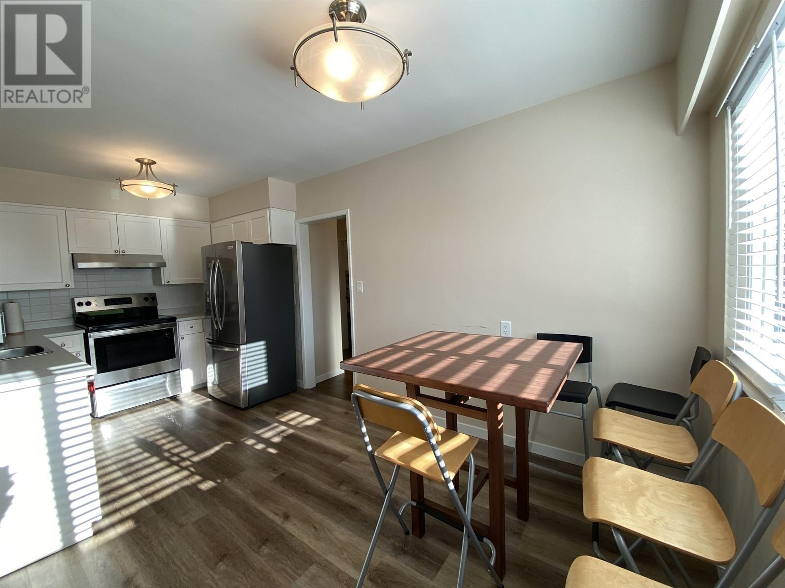 Main House 564 W 64 Avenue, Vancouver, British Columbia  V6P 2K9 - Photo 11 - R2868955