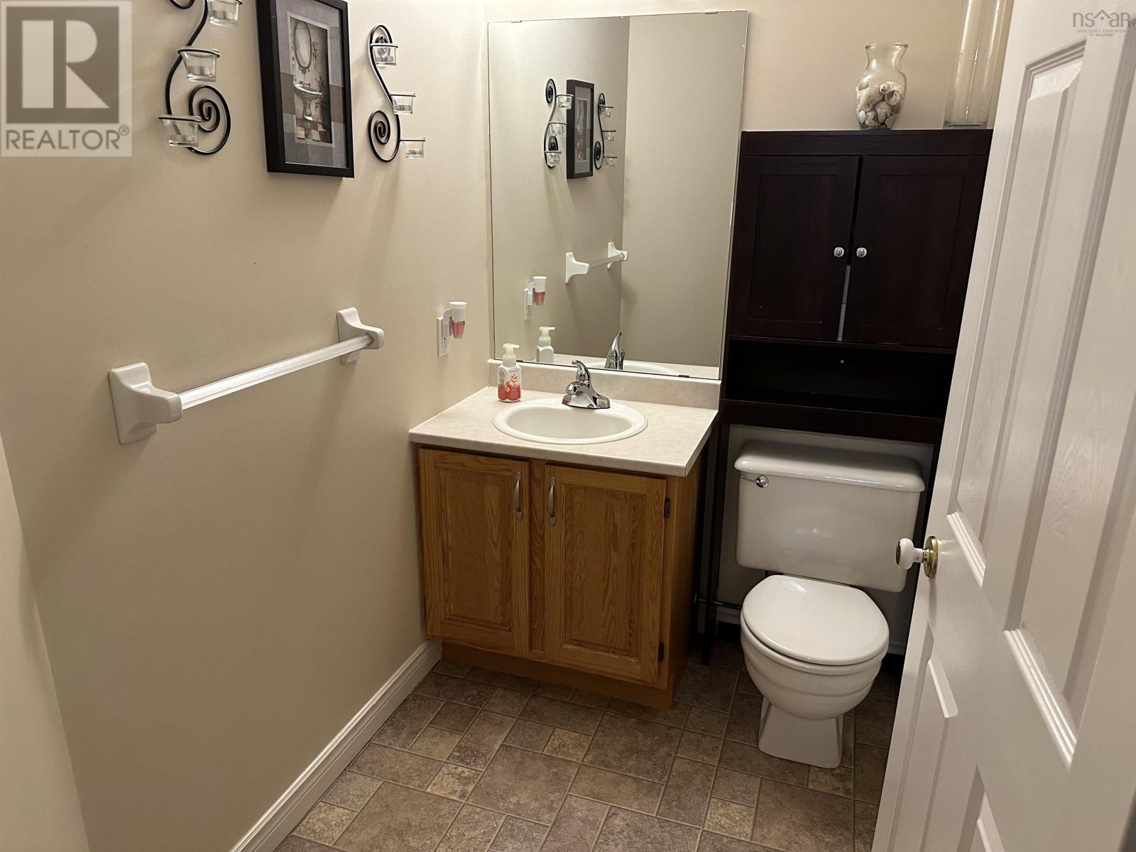28 Albany Terrace, Dartmouth, Nova Scotia  B2W 6E8 - Photo 6 - 202406694
