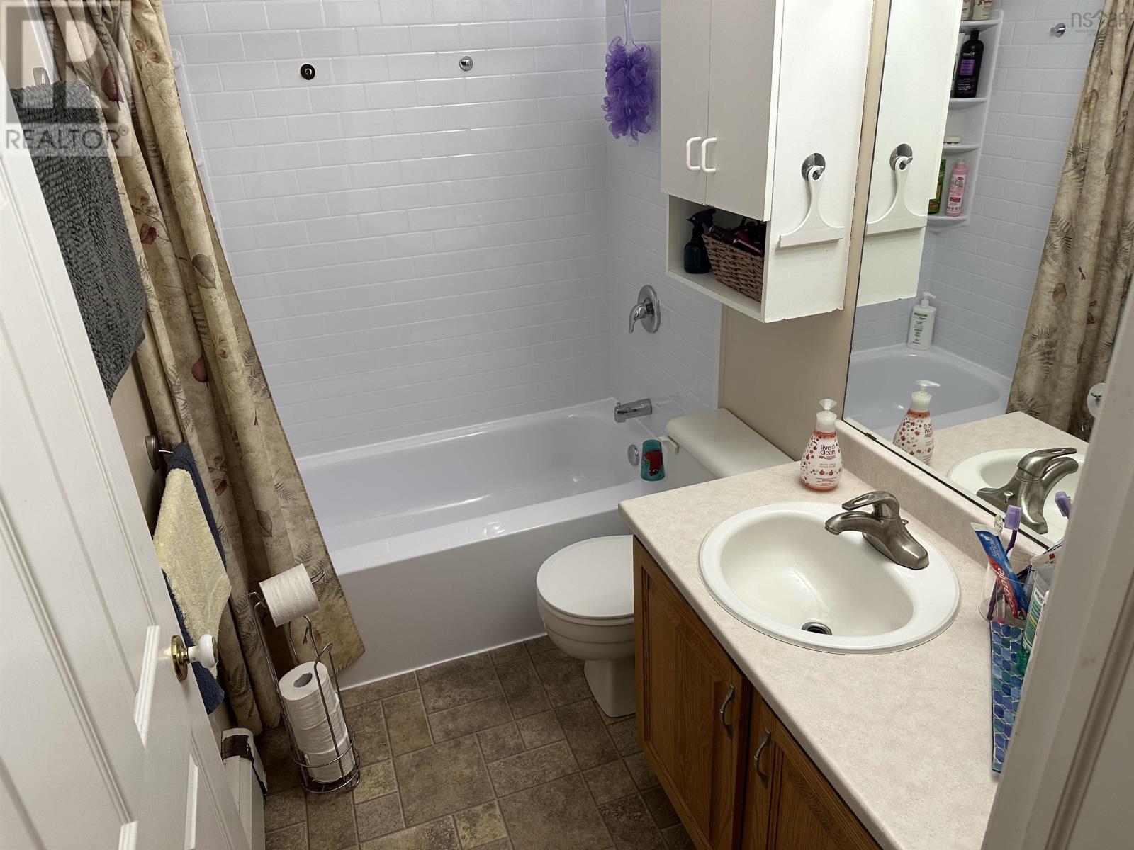 28 Albany Terrace, Dartmouth, Nova Scotia  B2W 6E8 - Photo 8 - 202406694