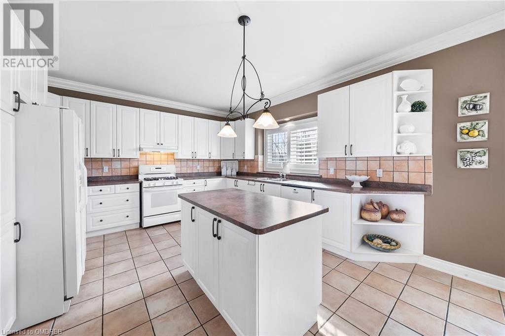 2404 Valley Forest Way, Oakville, Ontario  L6H 6W9 - Photo 9 - 40569293
