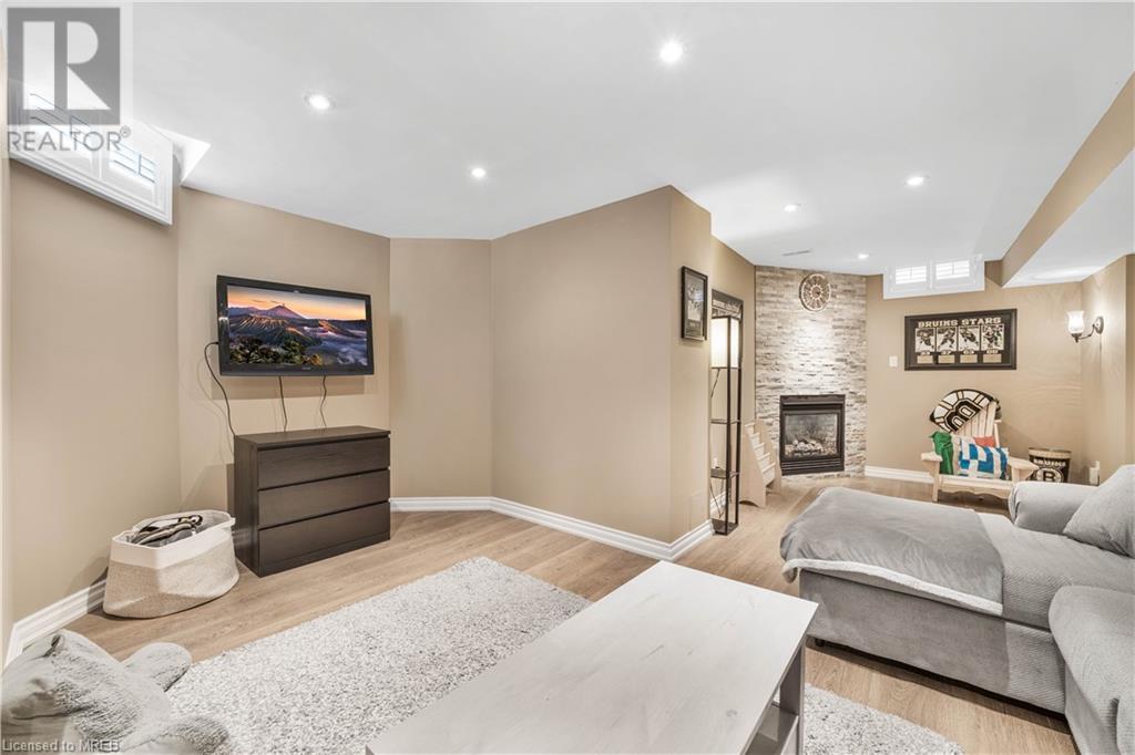 194 Maplewood Drive, Essa, Ontario  L0M 1B4 - Photo 34 - 40569323