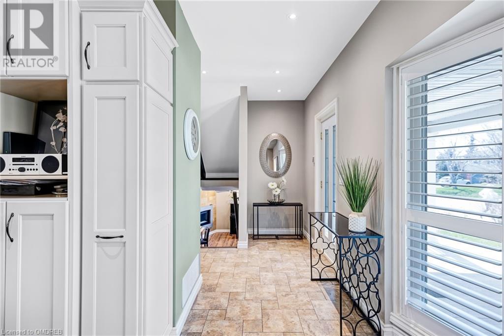 11 Rayne Avenue, Oakville, Ontario  L6H 1C1 - Photo 3 - 40555228