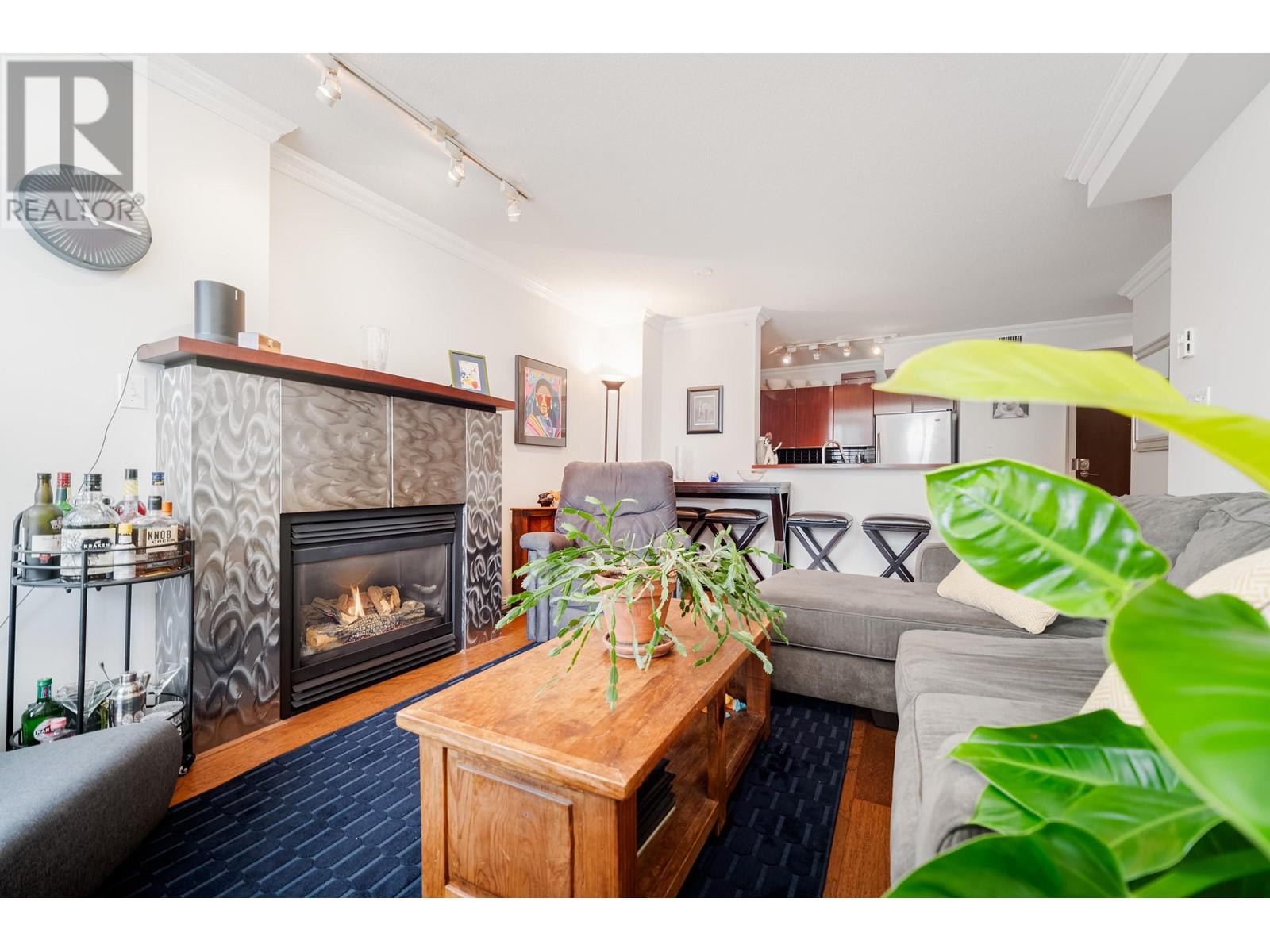 303 1003 Pacific Street, Vancouver, British Columbia  V6E 4P2 - Photo 2 - R2868995