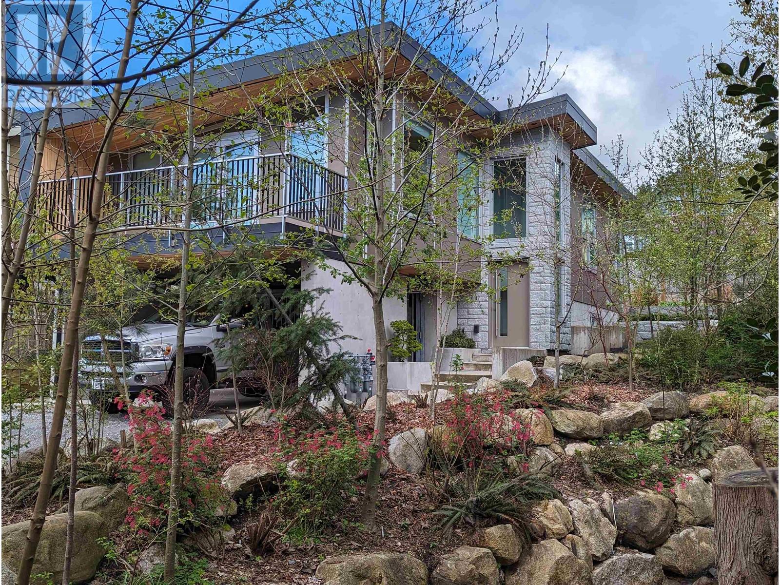 148 E Kings Road, North Vancouver, British Columbia  V7N 1H5 - Photo 1 - R2868976