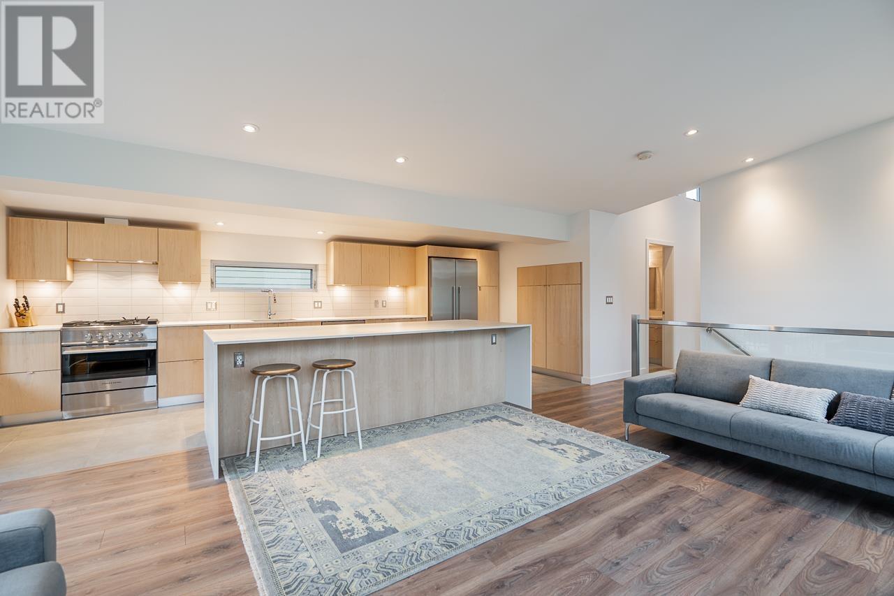 148 E Kings Road, North Vancouver, British Columbia  V7N 1H5 - Photo 5 - R2868976