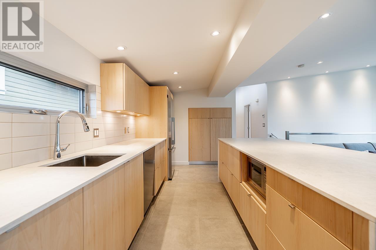 148 E Kings Road, North Vancouver, British Columbia  V7N 1H5 - Photo 7 - R2868976