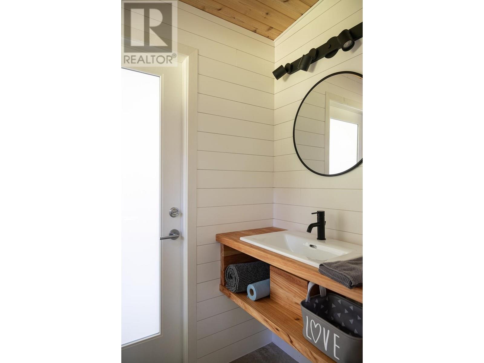 1628 Vancouver Boulevard, Other Islands, British Columbia  V0N 2G0 - Photo 10 - R2869030