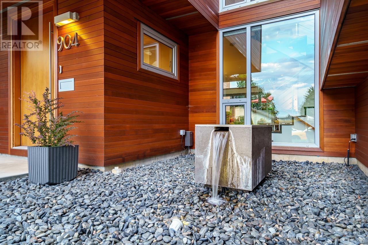 904 Chilliwack Street, New Westminster, British Columbia  V3L 4V5 - Photo 3 - R2869043