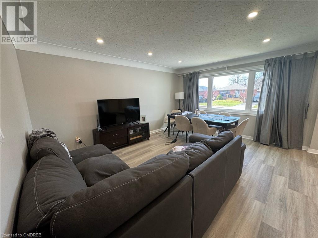 7 Welbourn Drive Unit# Upper, Hamilton, Ontario  L9A 3N1 - Photo 3 - 40569481