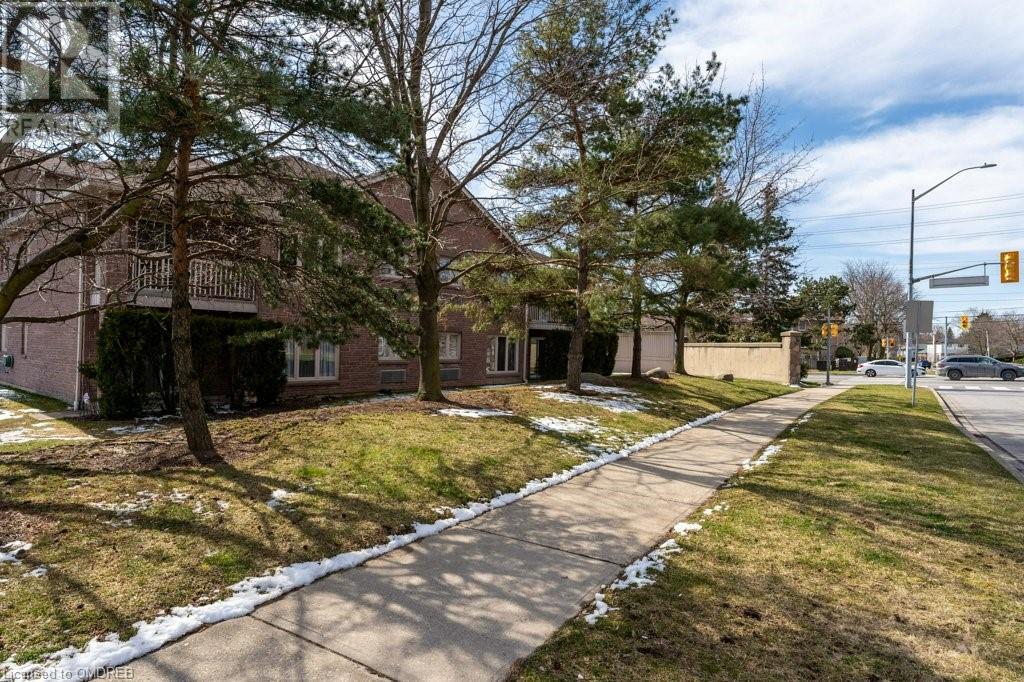 3050 Pinemeadow Drive Unit# 50, Burlington, Ontario  L7M 3X5 - Photo 7 - 40569349