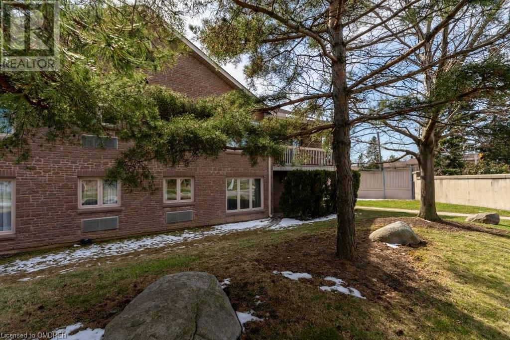 3050 Pinemeadow Drive Unit# 50, Burlington, Ontario  L7M 3X5 - Photo 8 - 40569349