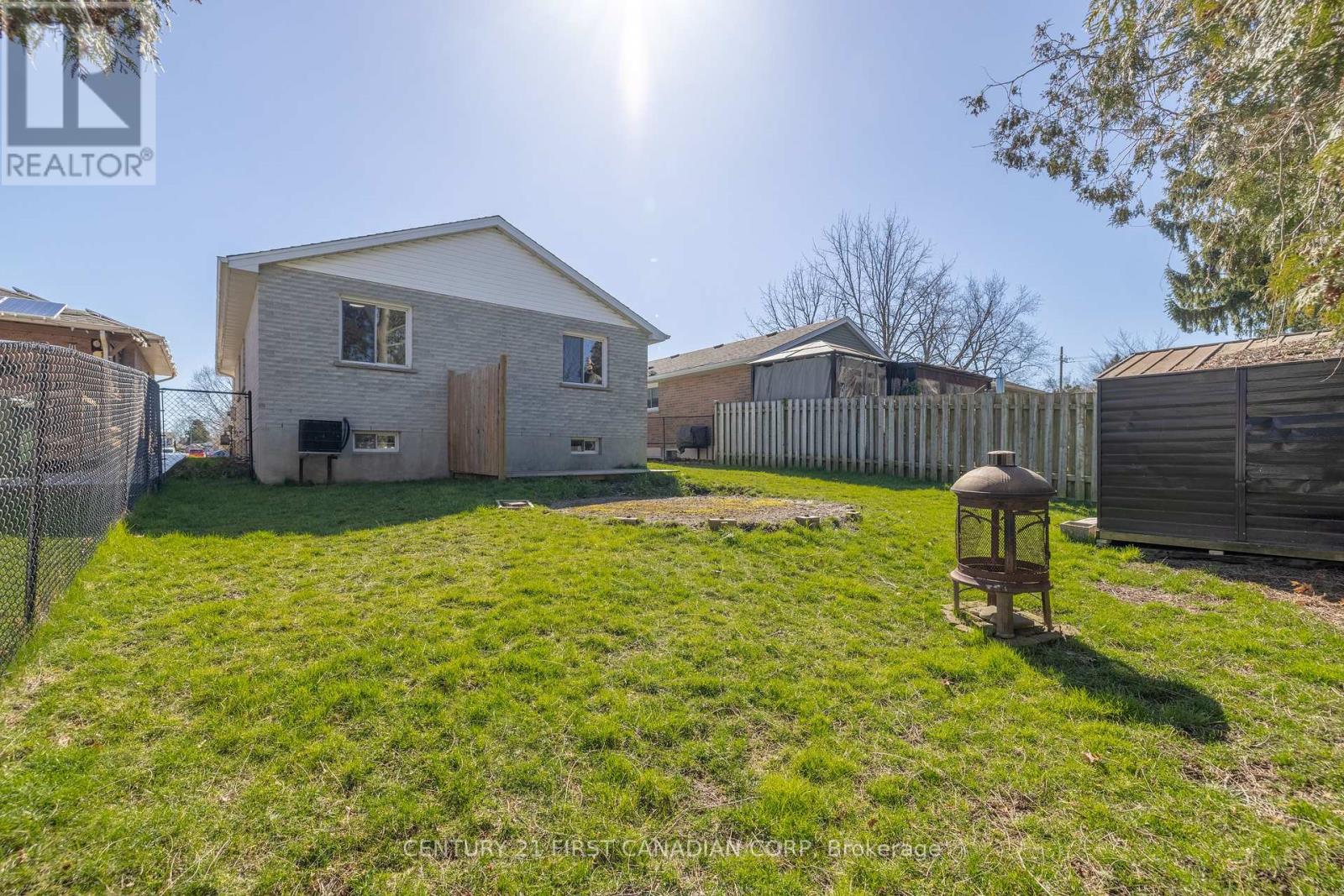 12 Neal Ave, St. Thomas, Ontario  N6R 6B1 - Photo 24 - X8221760