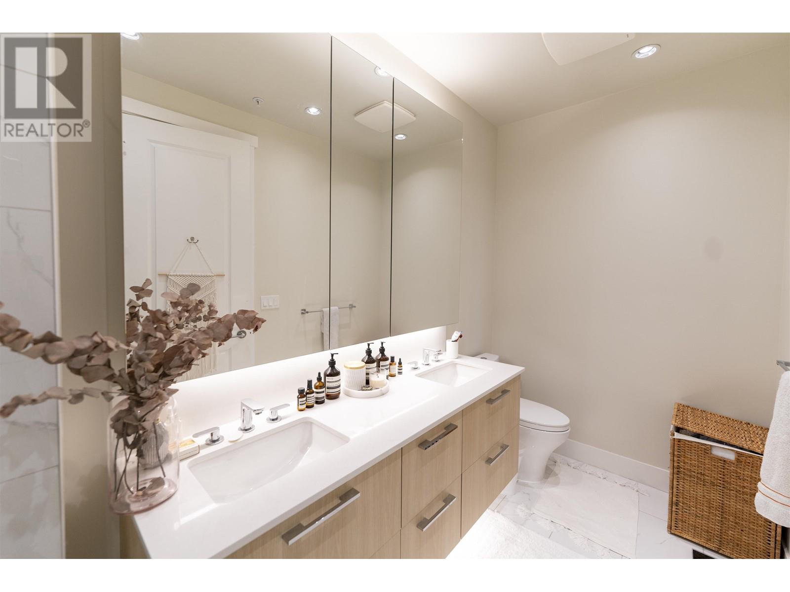 215 5535 Admiral Way, Delta, British Columbia  V4K 0E3 - Photo 13 - R2868951
