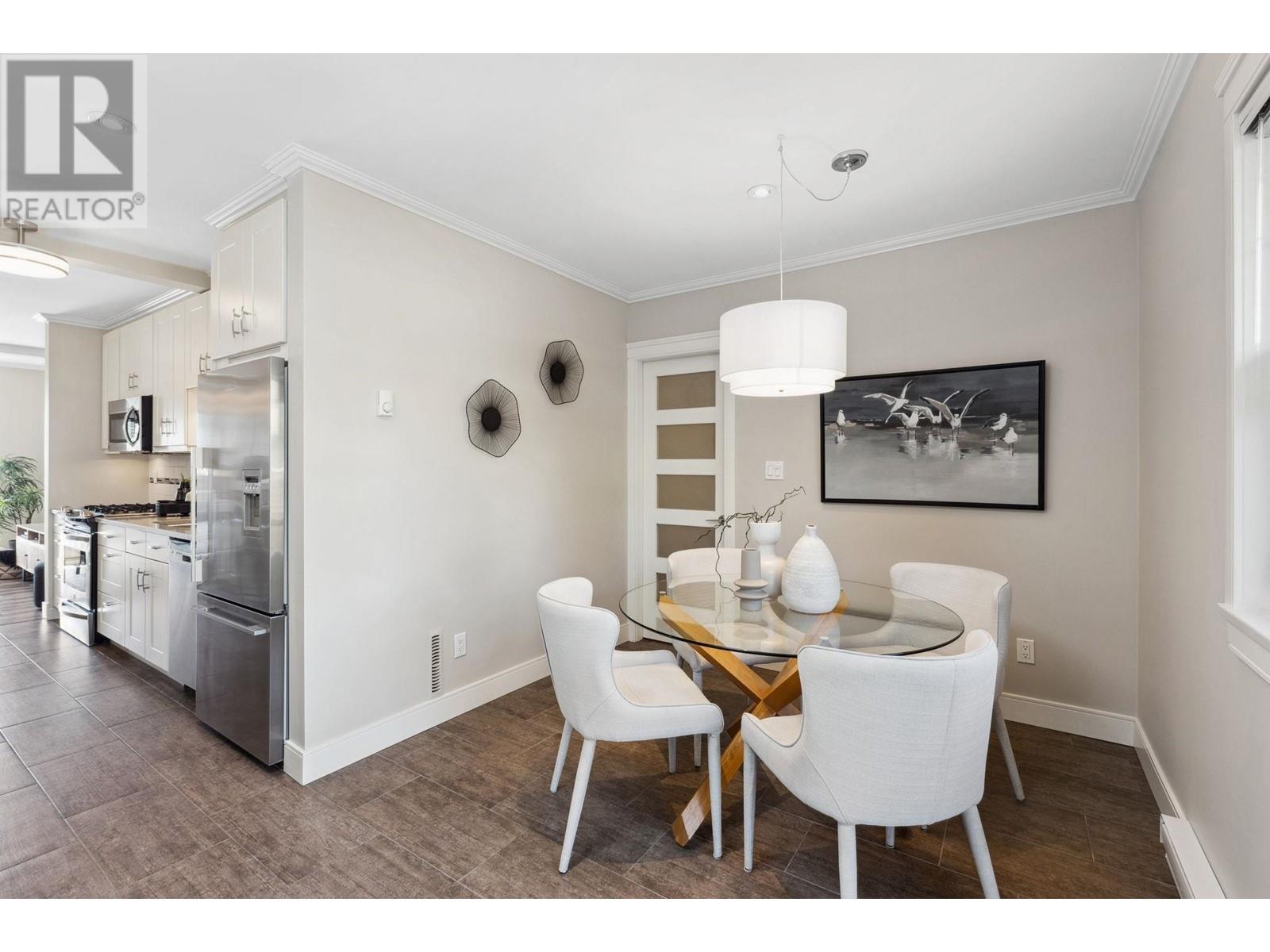 264 W 6th Street, North Vancouver, British Columbia  V7M 1K6 - Photo 13 - R2869102
