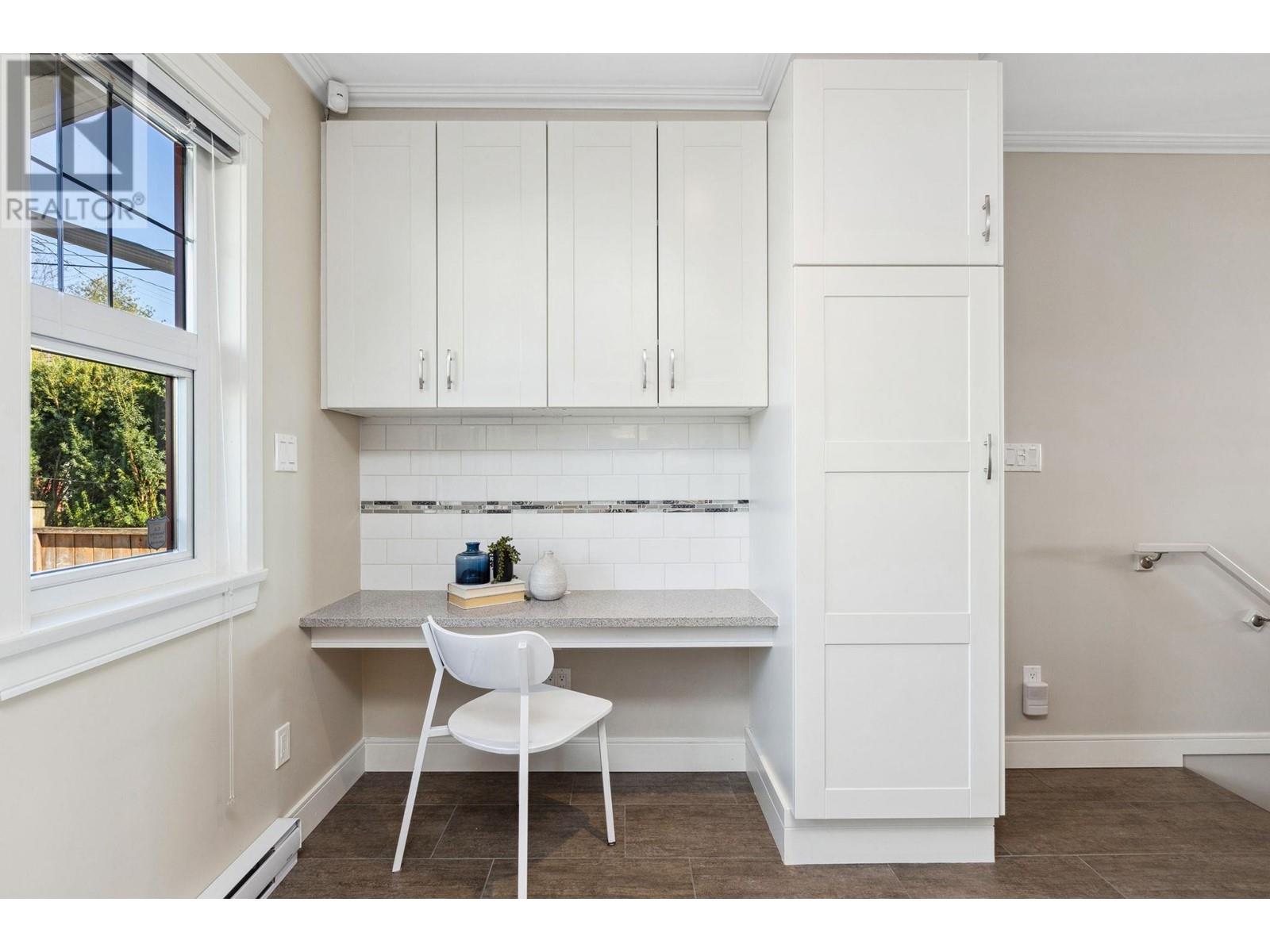 264 W 6th Street, North Vancouver, British Columbia  V7M 1K6 - Photo 15 - R2869102