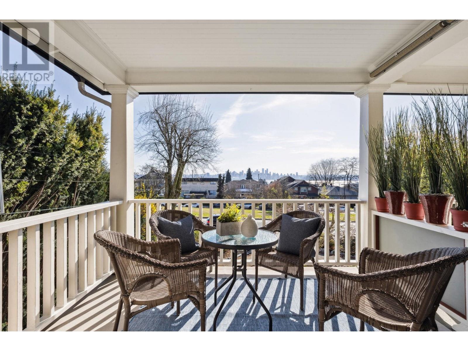 264 W 6th Street, North Vancouver, British Columbia  V7M 1K6 - Photo 7 - R2869102