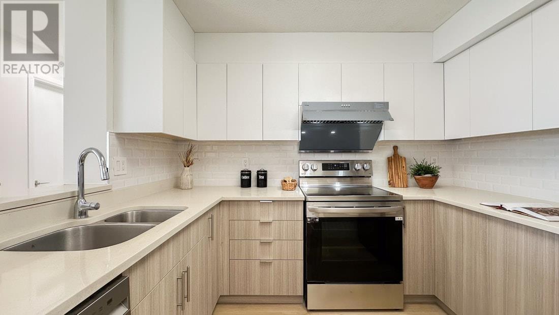 606 8180 Granville Avenue, Richmond, British Columbia  V6Y 4G1 - Photo 3 - R2869159