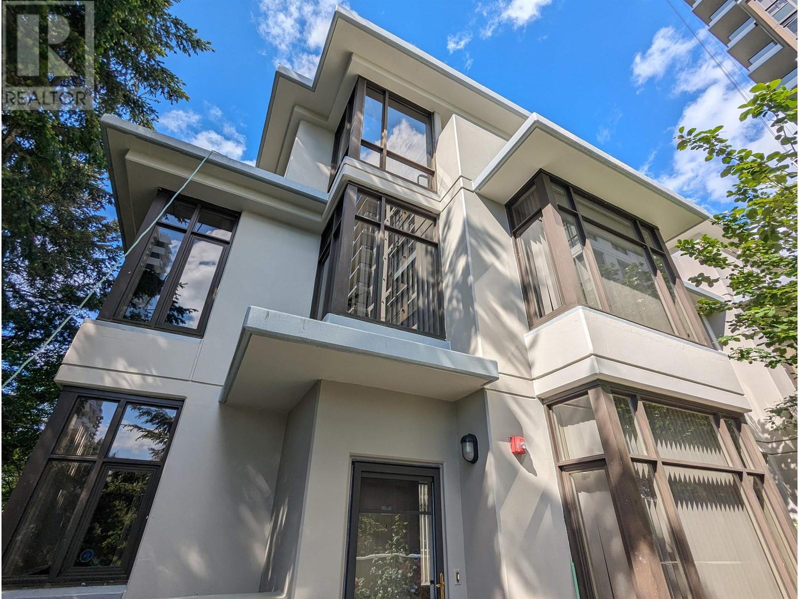 Th1 2088 Madison Avenue, Burnaby, British Columbia  V5C 6T5 - Photo 1 - R2869164