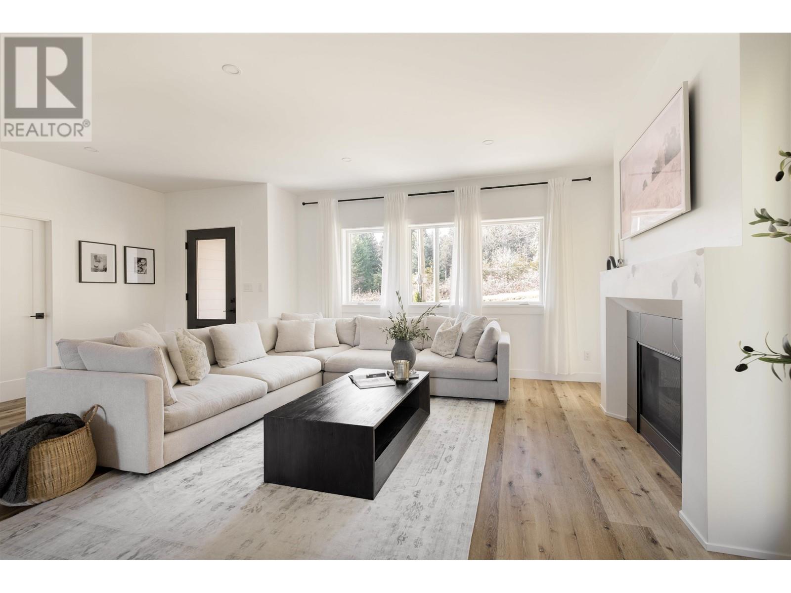 714 Ocean View Drive, Gibsons, British Columbia  V0N 1V2 - Photo 11 - R2869177