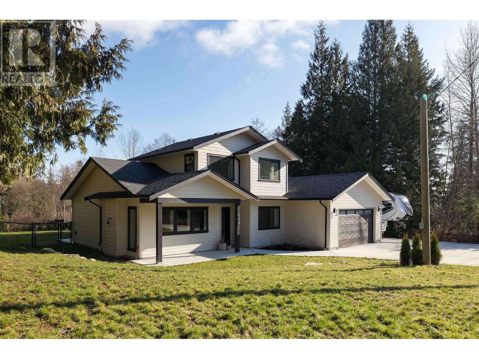 714 Ocean View Drive, Gibsons, British Columbia  V0N 1V2 - Photo 2 - R2869177