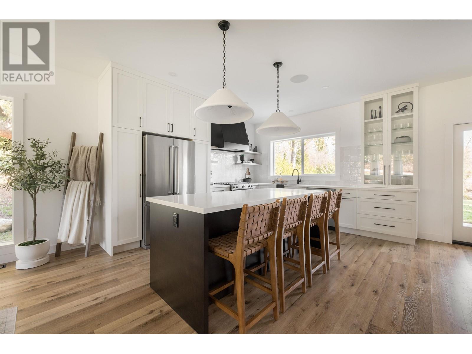 714 Ocean View Drive, Gibsons, British Columbia  V0N 1V2 - Photo 6 - R2869177