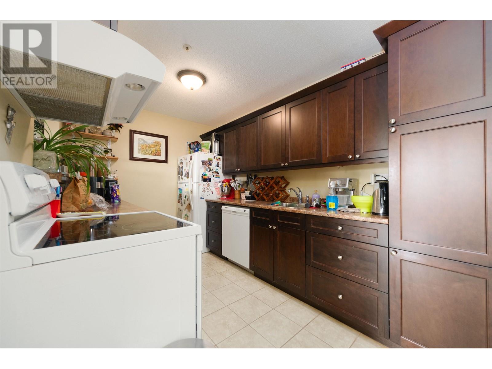 4169-4175 Fraser Street, Vancouver, British Columbia  V5V 4E9 - Photo 11 - C8059091