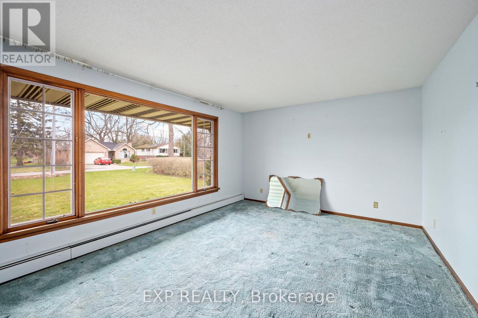 296 Hastings St, North Middlesex, Ontario  N0M 2K0 - Photo 6 - X8221900