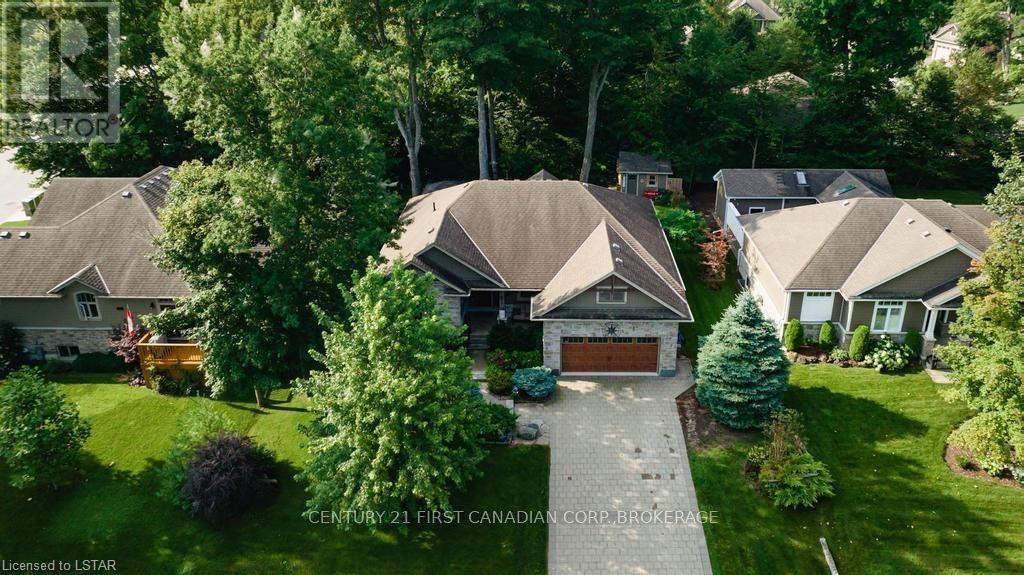 78 Gill Rd, Lambton Shores, Ontario  N0M 1T0 - Photo 2 - X8222308