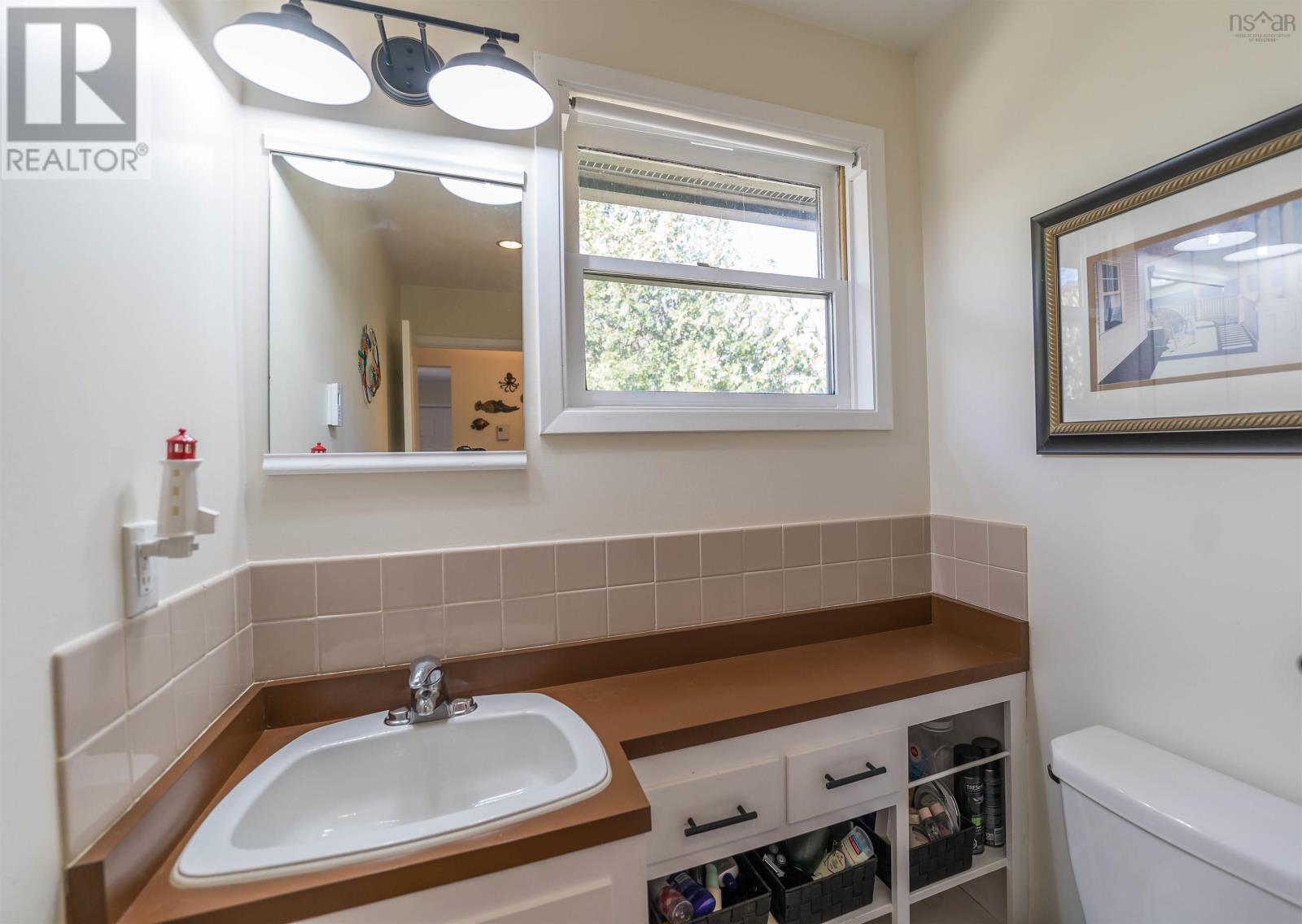 8 Desbrisay Drive, Bridgewater, Nova Scotia  B4V 3H7 - Photo 18 - 202406739